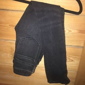 Like new Athleta skultpek skinny black Jeans. Sz 0